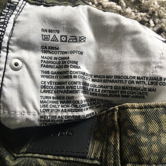 BDG Green Floral Printed Low Rise Mia Shorts 26 - Picture 4 of 7